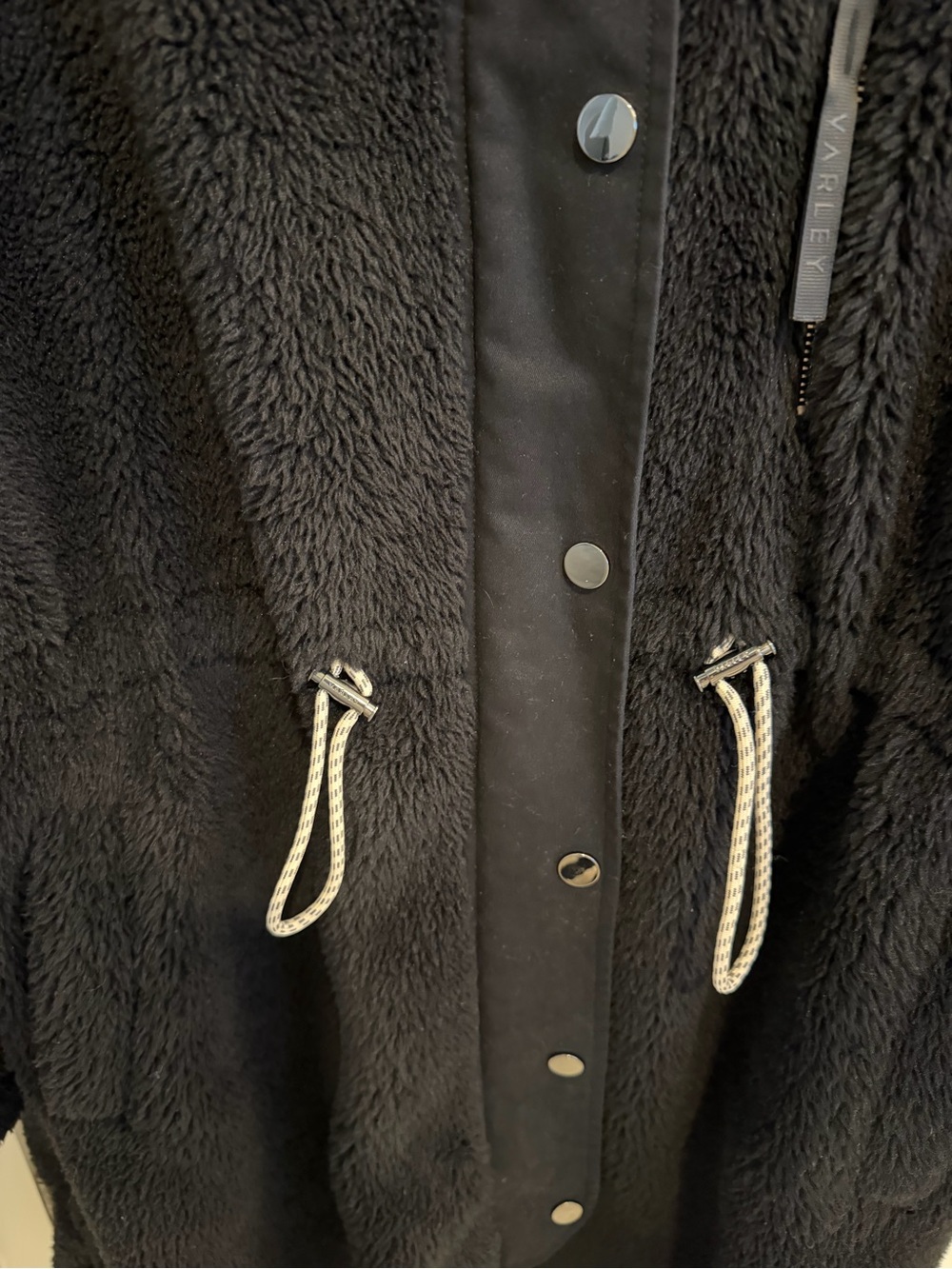 Varley Cozy Black Faux-Sherpa Drawstring Coat - Picture 3 of 5